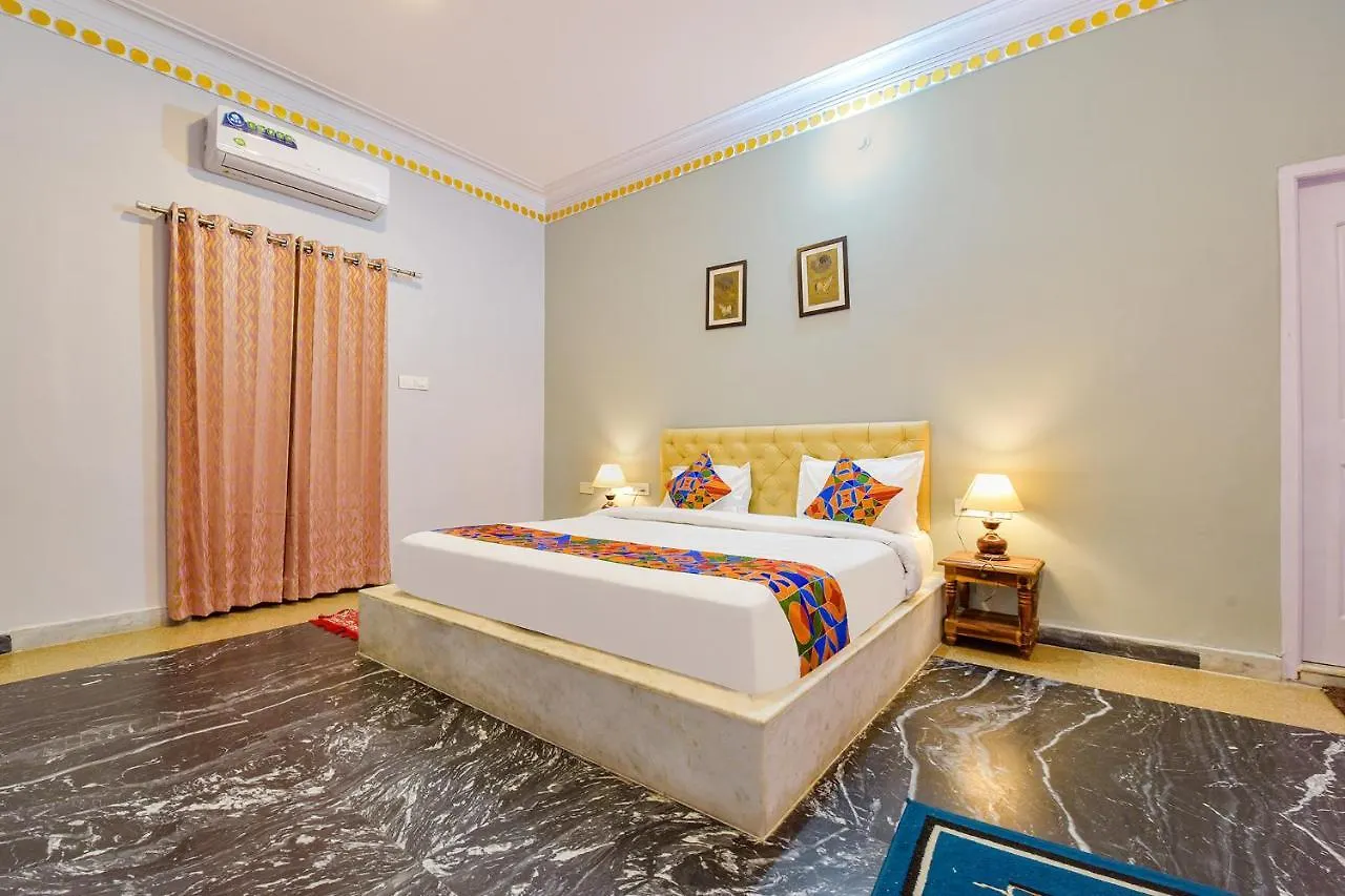 אודייפור Fabhotel The Castle Homestay I 3*,