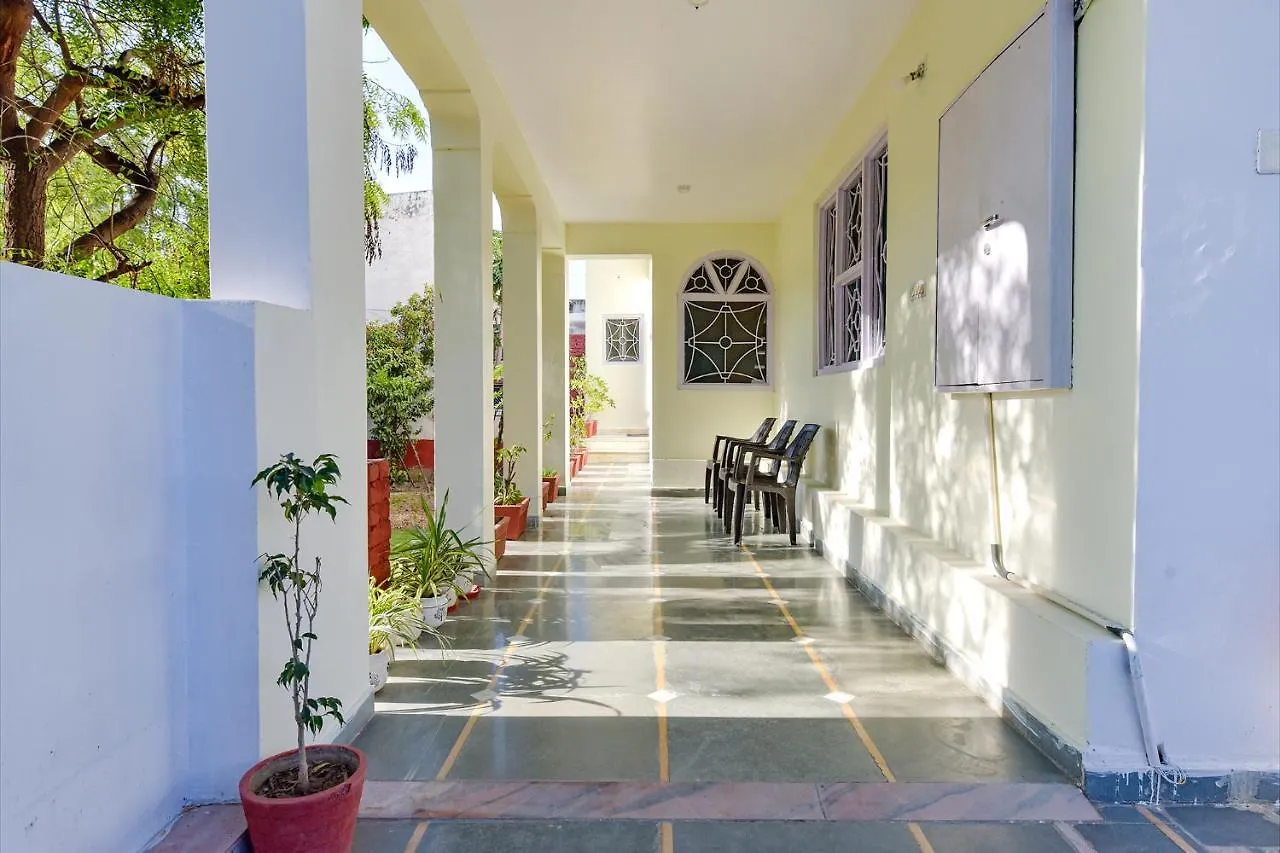 אודייפור Fabhotel The Castle Homestay I 3*,